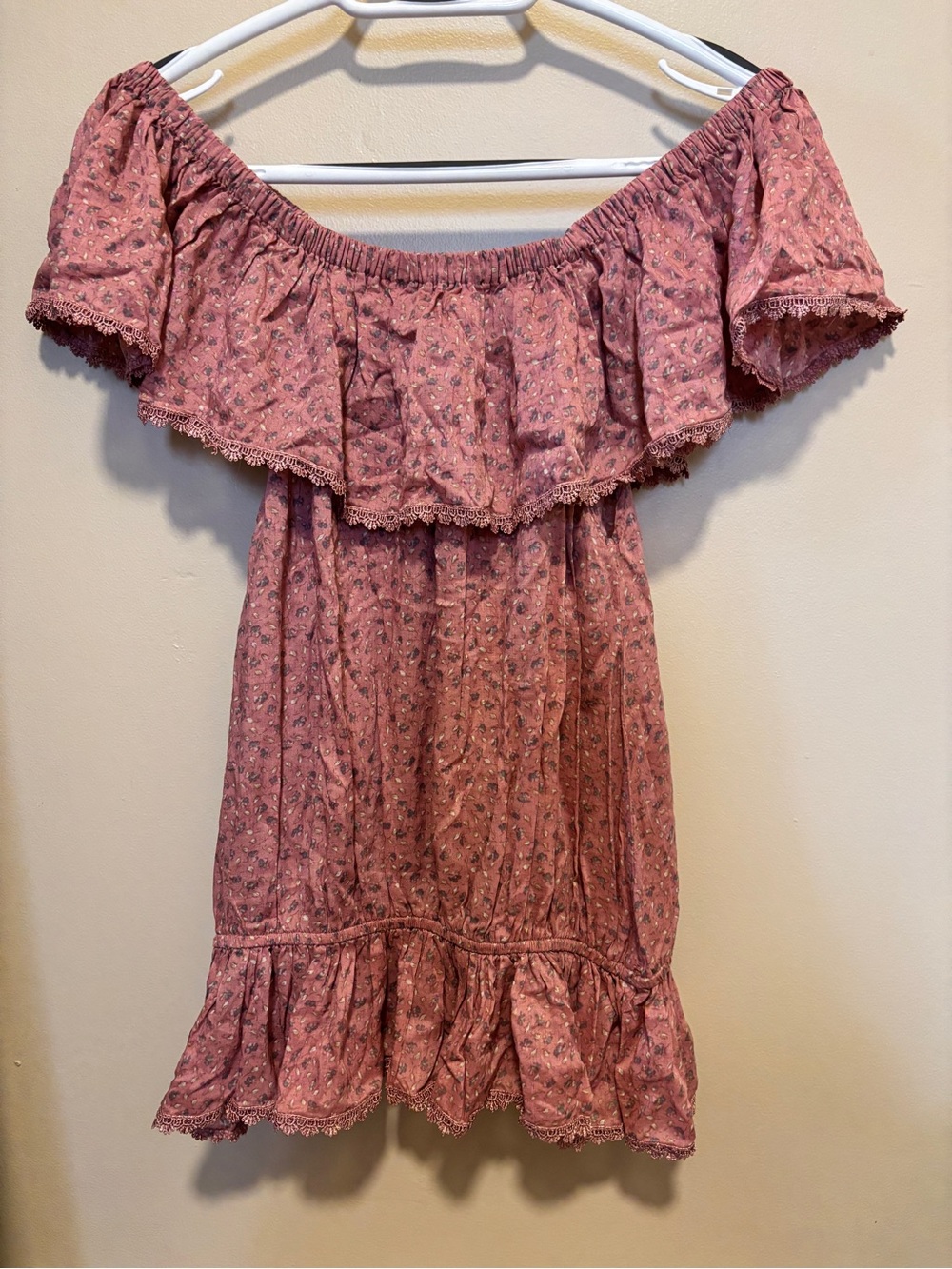 Off-Shoulder Pink Floral Ruffle Top - Picture 4 of 6